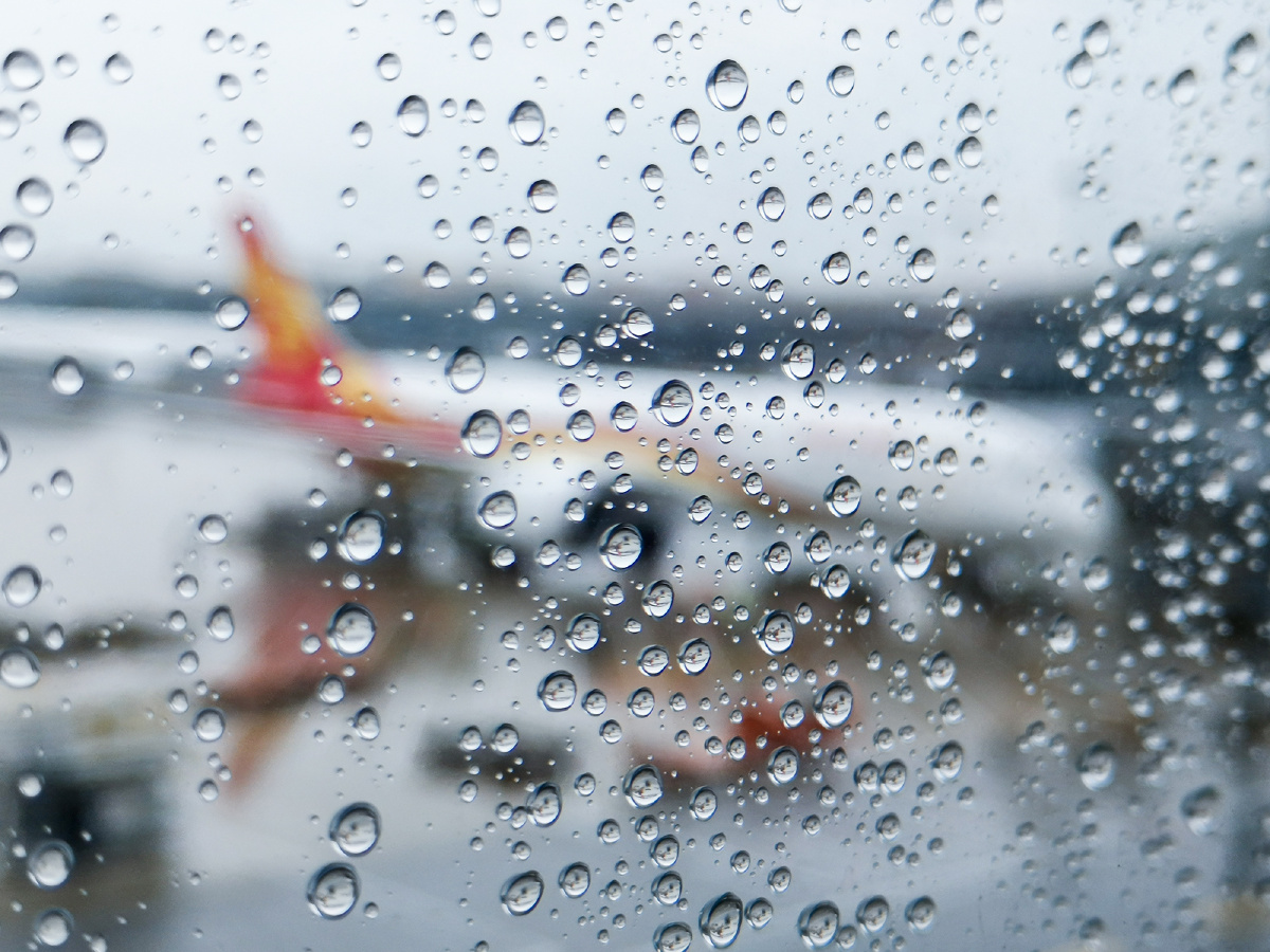 雨天上海虹桥机场随拍