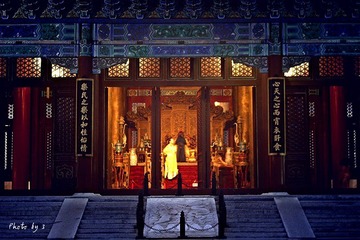 皇上吉祥！