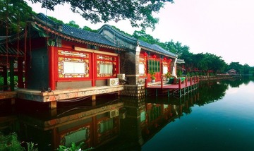 湖边小居