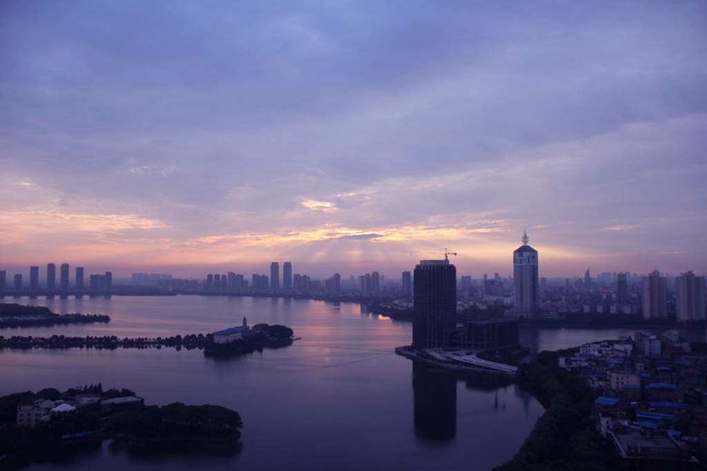 南昌青山湖日出