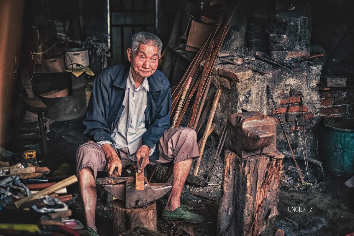 打铁老人