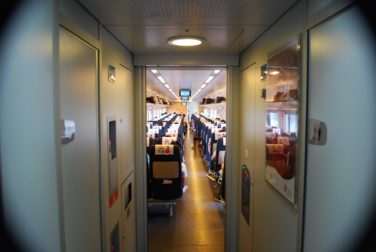 内饰很棒的crh1 偏心走廊 大面积视窗 干净整洁的座椅 秒带鱼 发布于