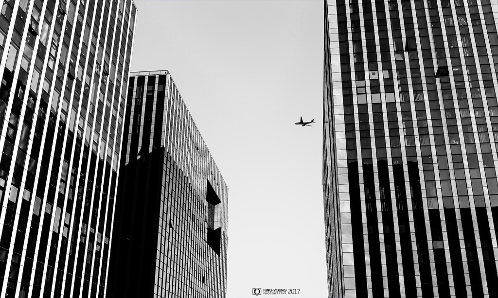 Fly Away...飞的好近相隔好远~