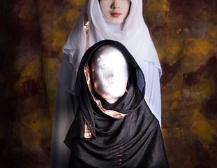 2 花季女孩和他怀中的魔鬼