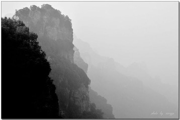 山影朦胧