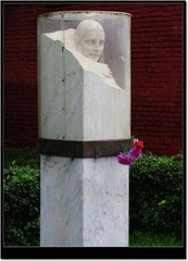 斯大林夫人墓碑