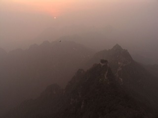夕照黑坨山