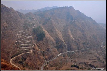 公路奇观—24道拐