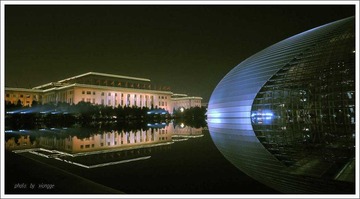 人民大会堂和国家大剧院