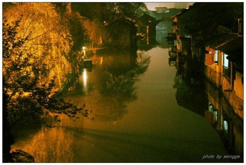 水乡夜色