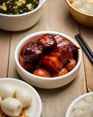 一碗诱人的红烧肉