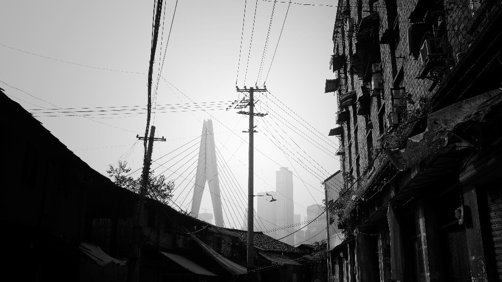 漫漫岁月长，愿你我都能在所在的城市安居乐业，<br />
在偌大的城市里找到一个心灵的栖息之所。