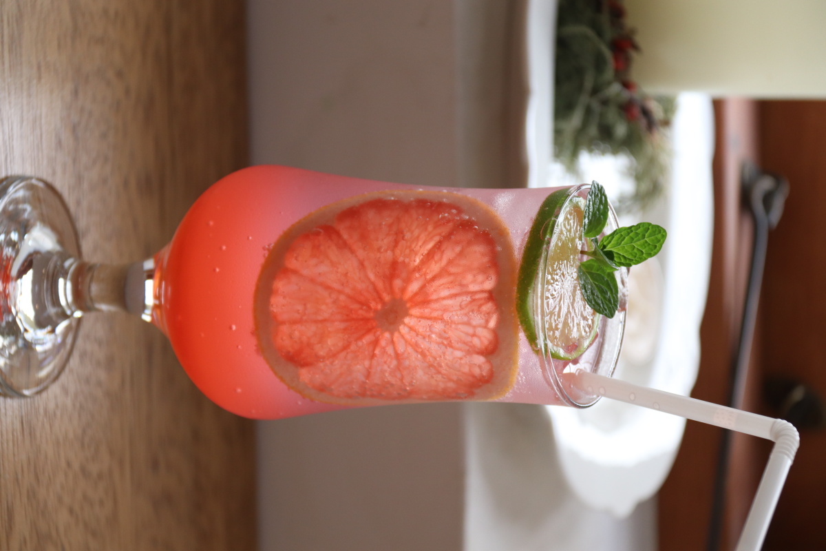 一杯西柚气泡水和柠檬花能不能嗅到春天的气息