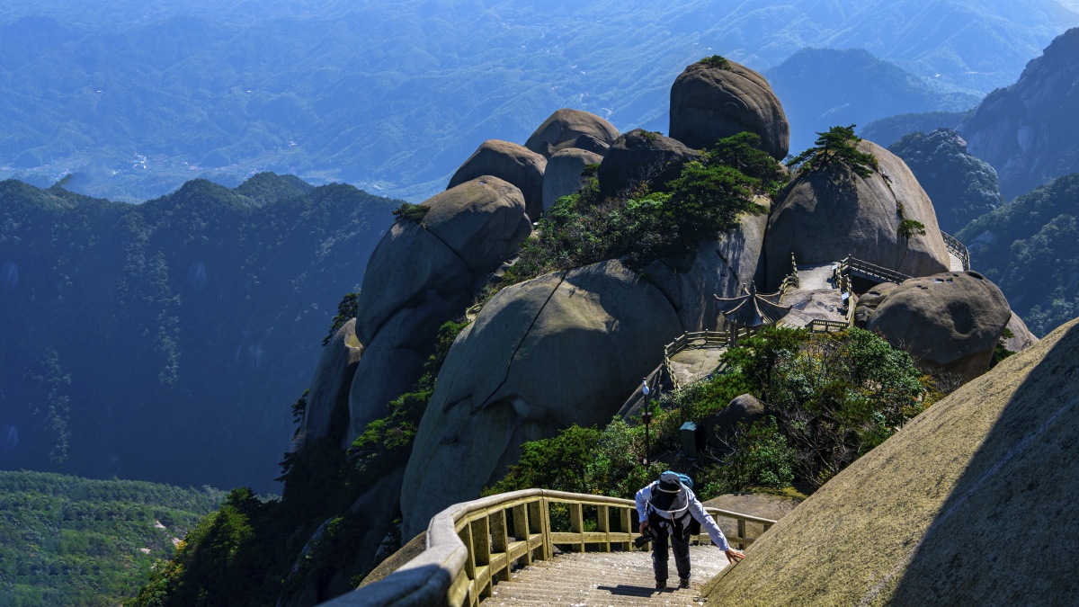 天柱山风光莲花峰