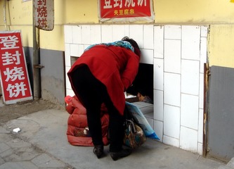 DSC08654【先礼后“饼”--20130421郑州市铭功路刘卫民】
