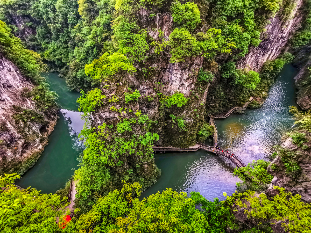 山青水秀洒金谷