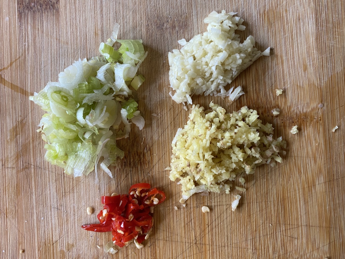 葱姜蒜末,小米辣