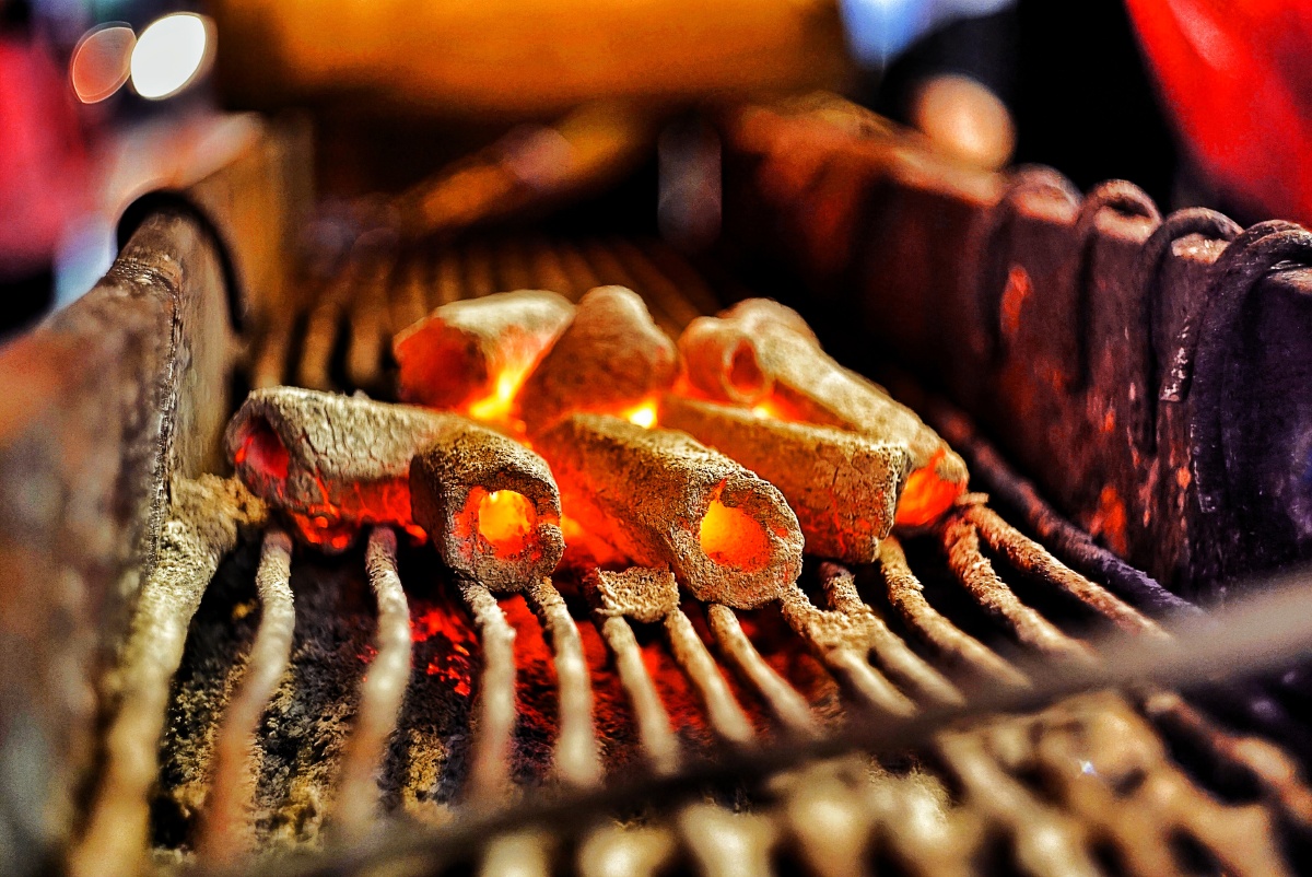 狗热的夏天,撸串烤火