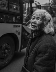 《翘首以盼》x周乐平  电话：13879514131 