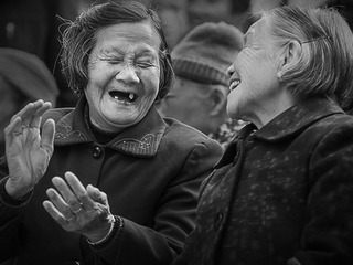 《老姐妹》周乐平  电话：13879514131