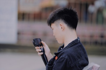 001