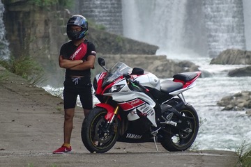 001