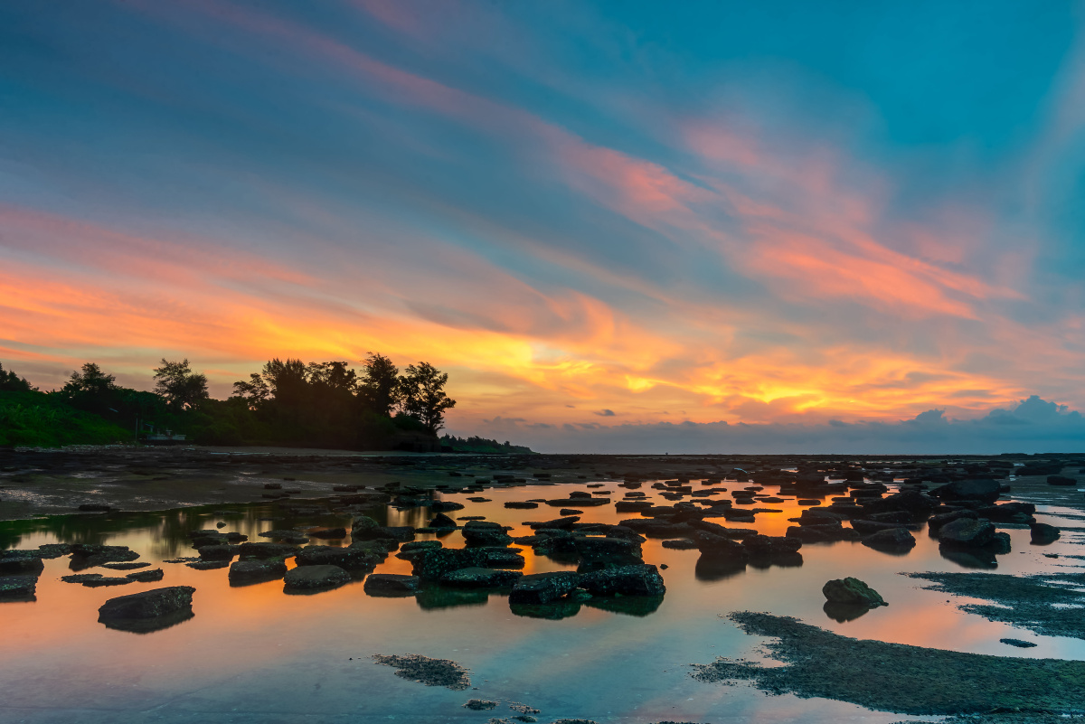 涠洲岛五彩滩日出