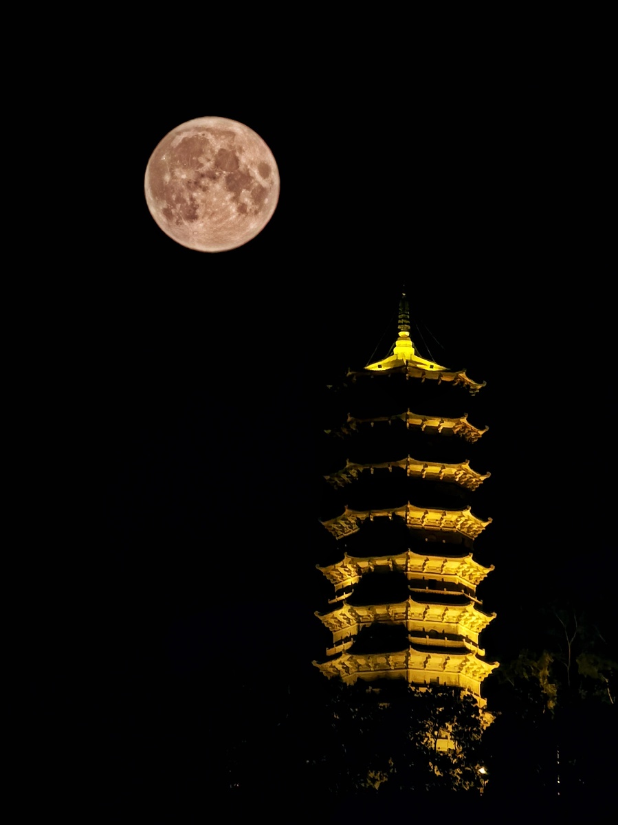 明月高悬