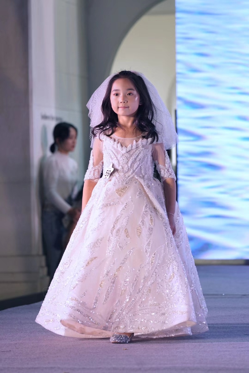 穿上夏羽墨童装美美哒给你独一无二的童年