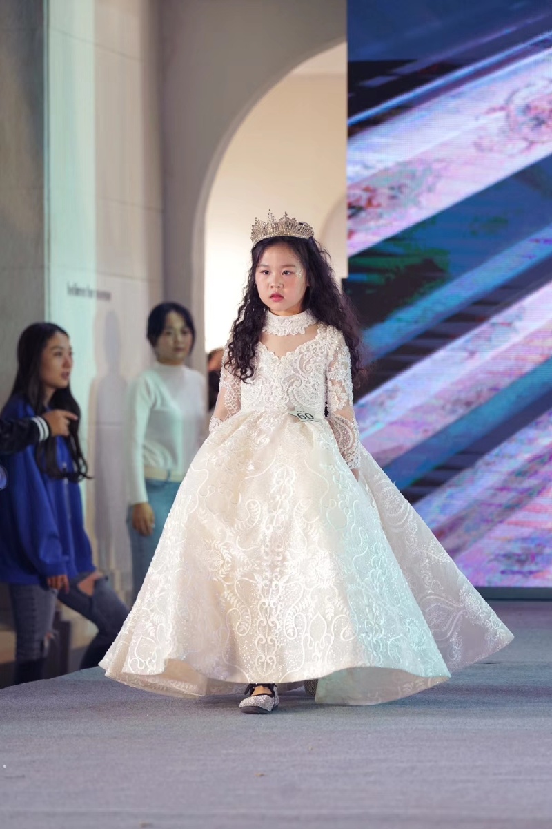 穿上夏羽墨童装美美哒给你独一无二的童年