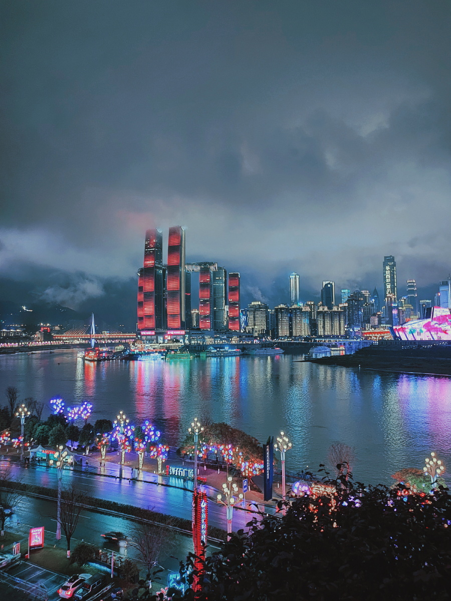 重庆来福士弹子石夜景手机摄影