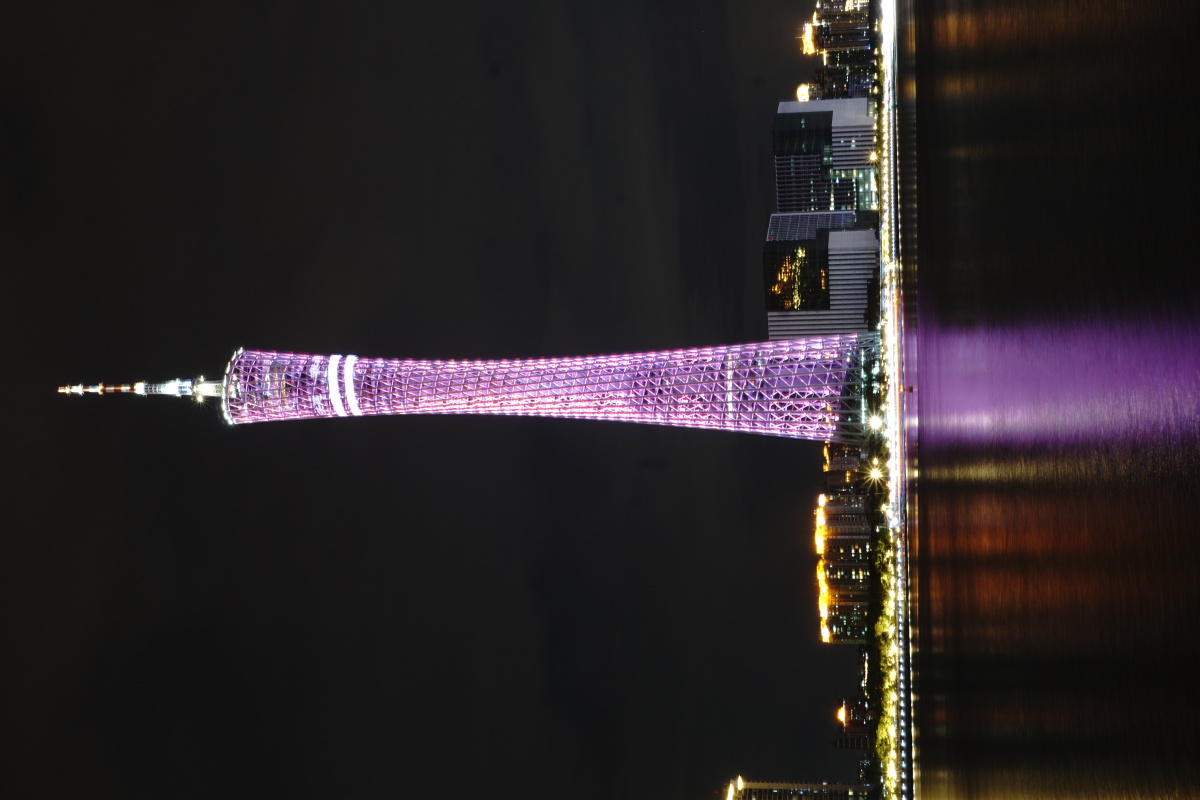 珠江河畔广州塔小蛮腰