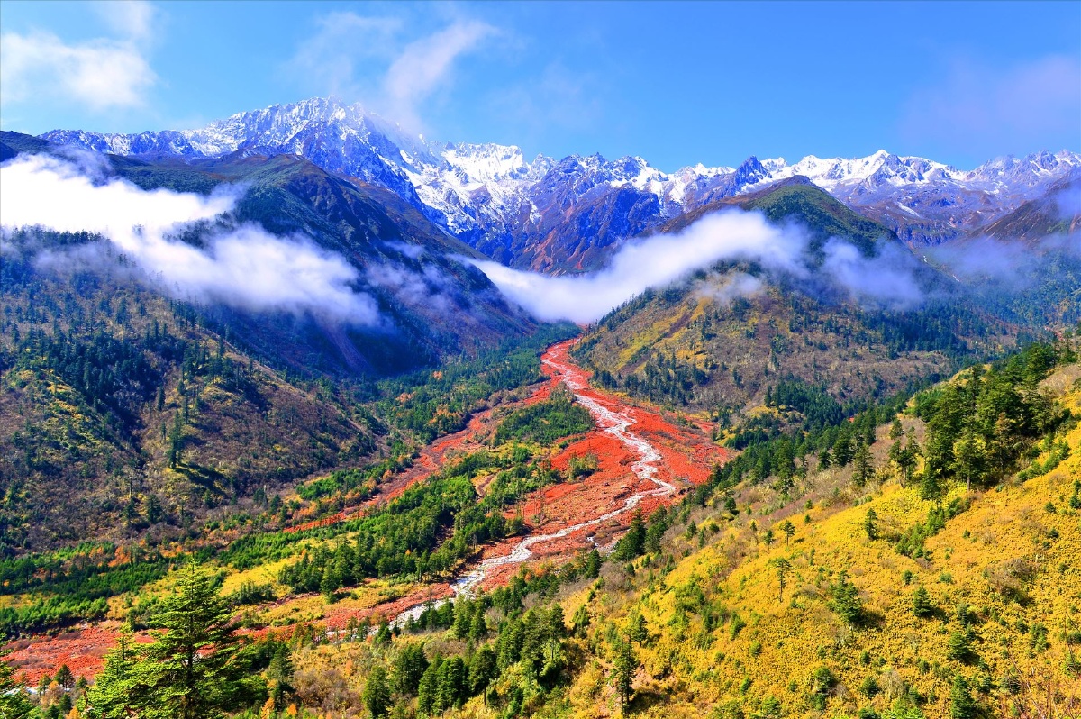 举世无双红石滩此片拍摄于四川海螺沟
