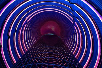 《时光隧道》