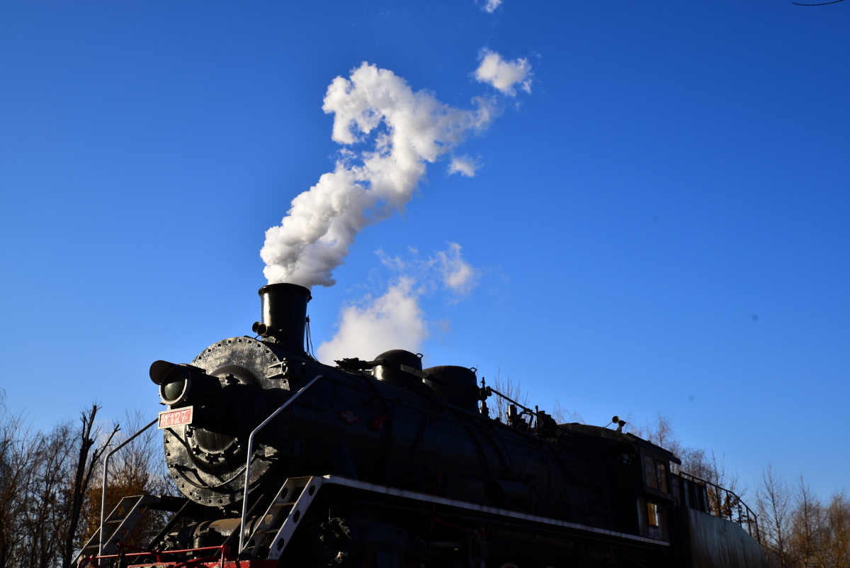 小的时候很常见的老爷式火车头,拍摄地点是唐钢文化广场,拍完照片后