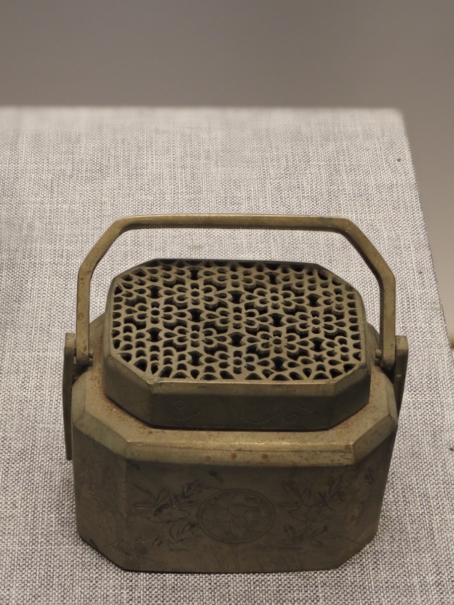 一组清东陵出土的青铜文物