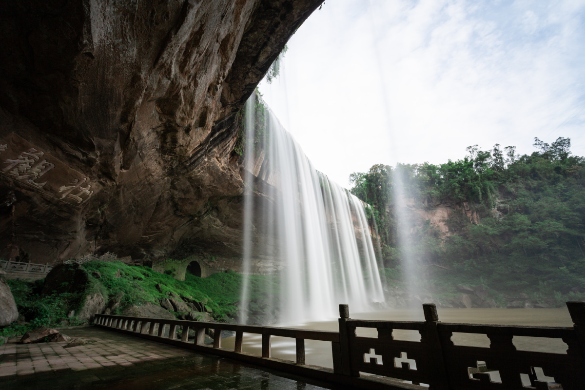 万州武隆重庆双飞5日游