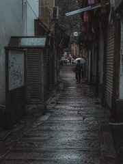 53028