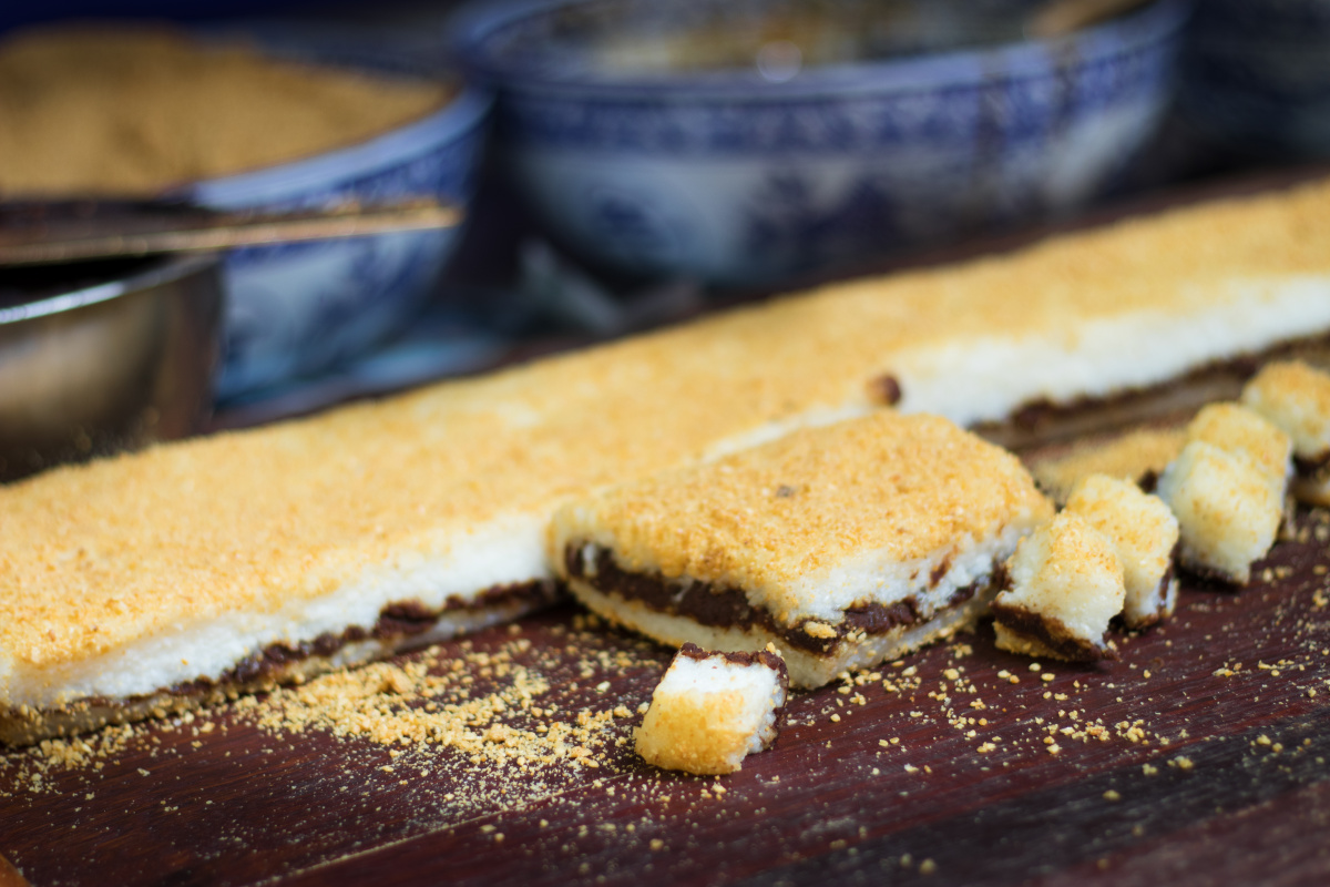 中国西安-回民街蜂蜜凉糕 美食 传统美食