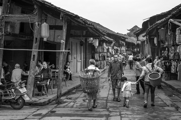 尧坝早市