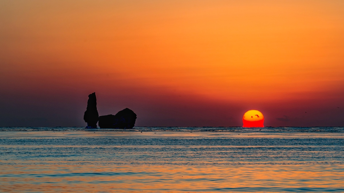 2021年第一缕阳光拍摄辽宁省葫芦岛市绥中县止锚湾海滨