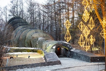 363513