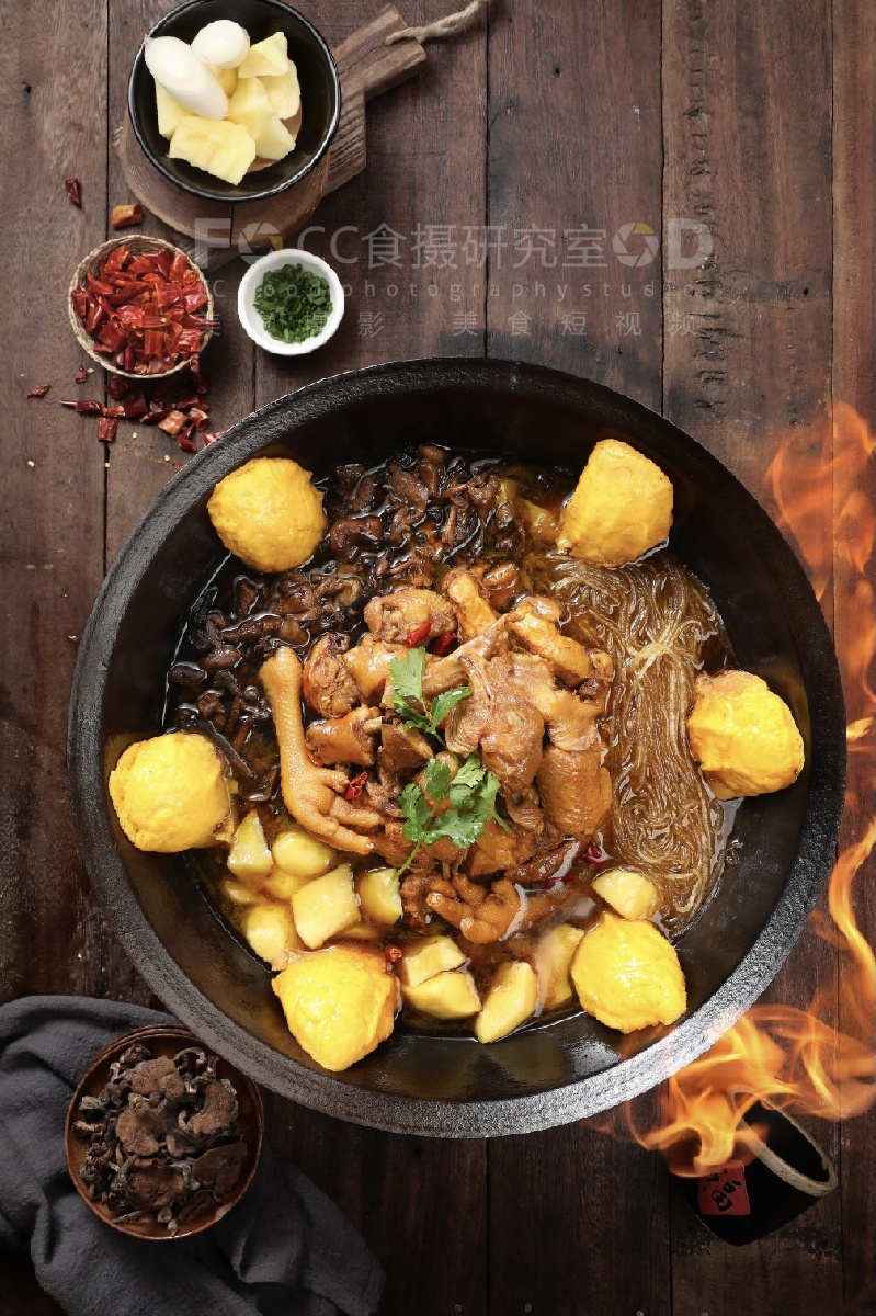 东北铁锅炖杀猪菜锅包肉大鱼头