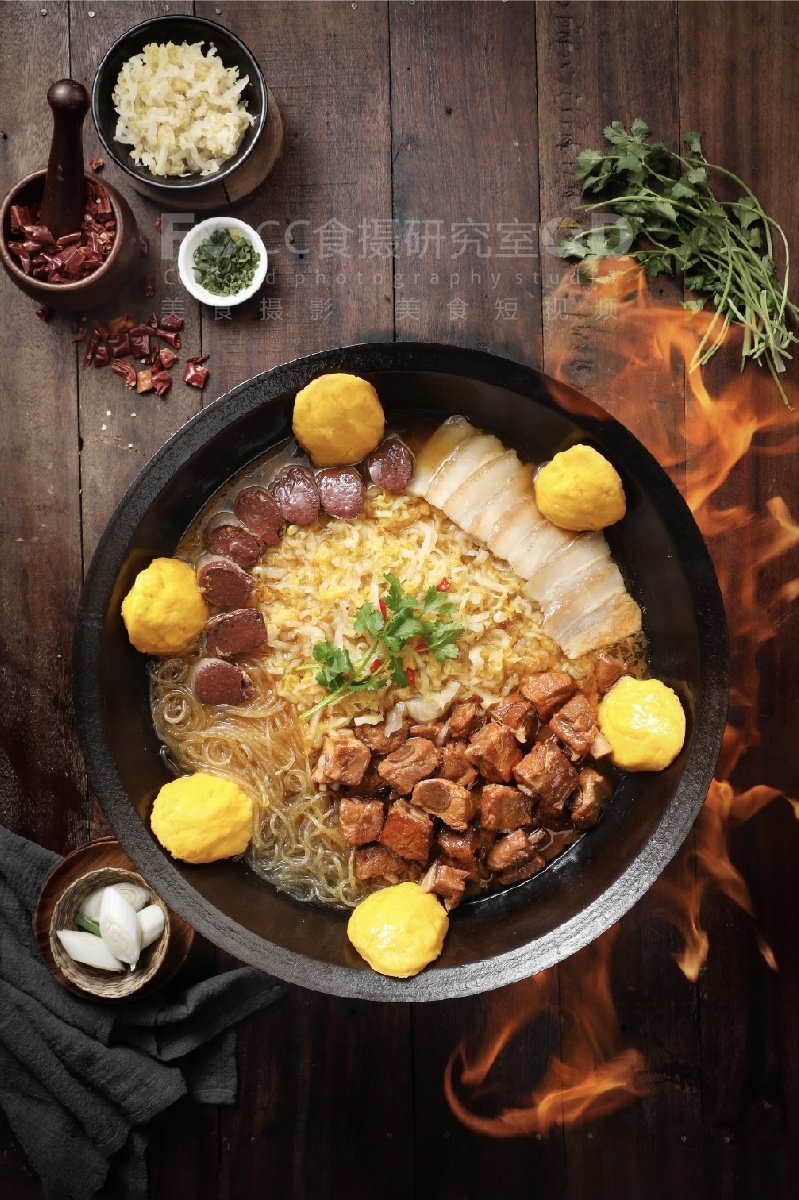 东北铁锅炖杀猪菜锅包肉大鱼头