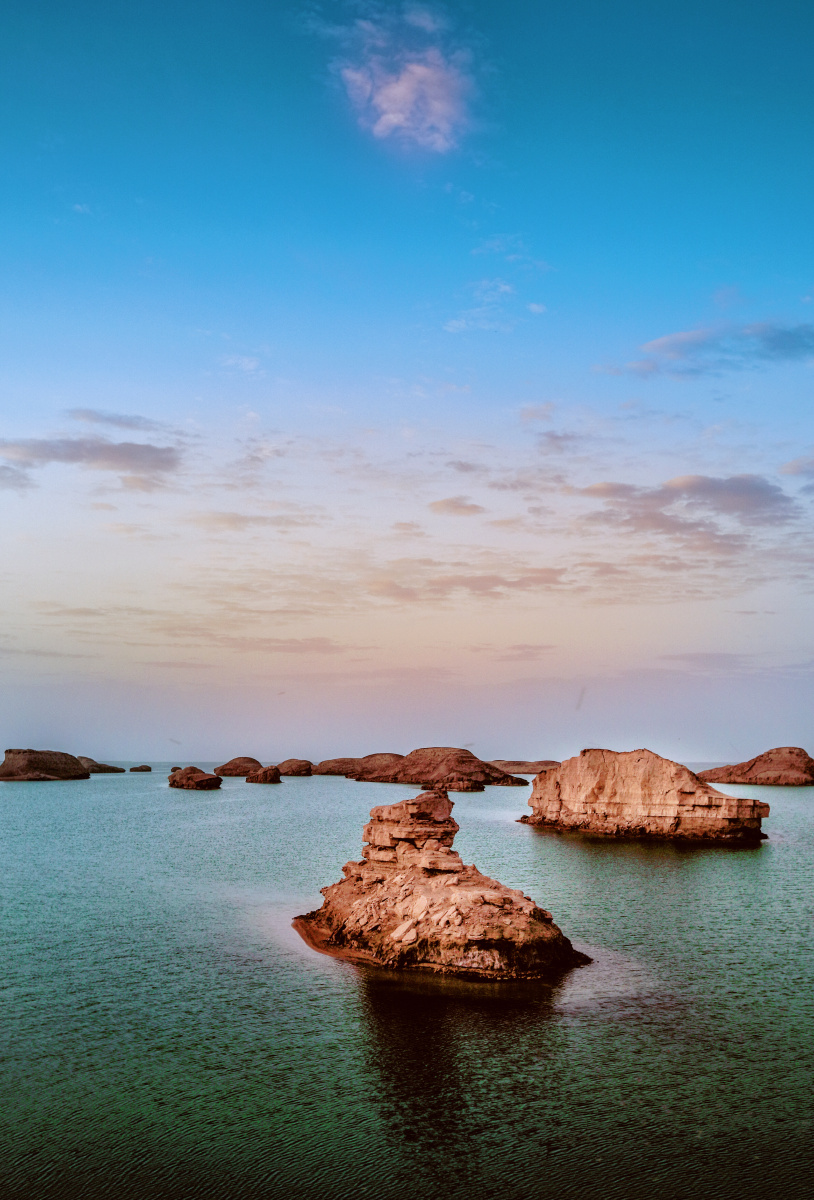 水上雅丹日出风光