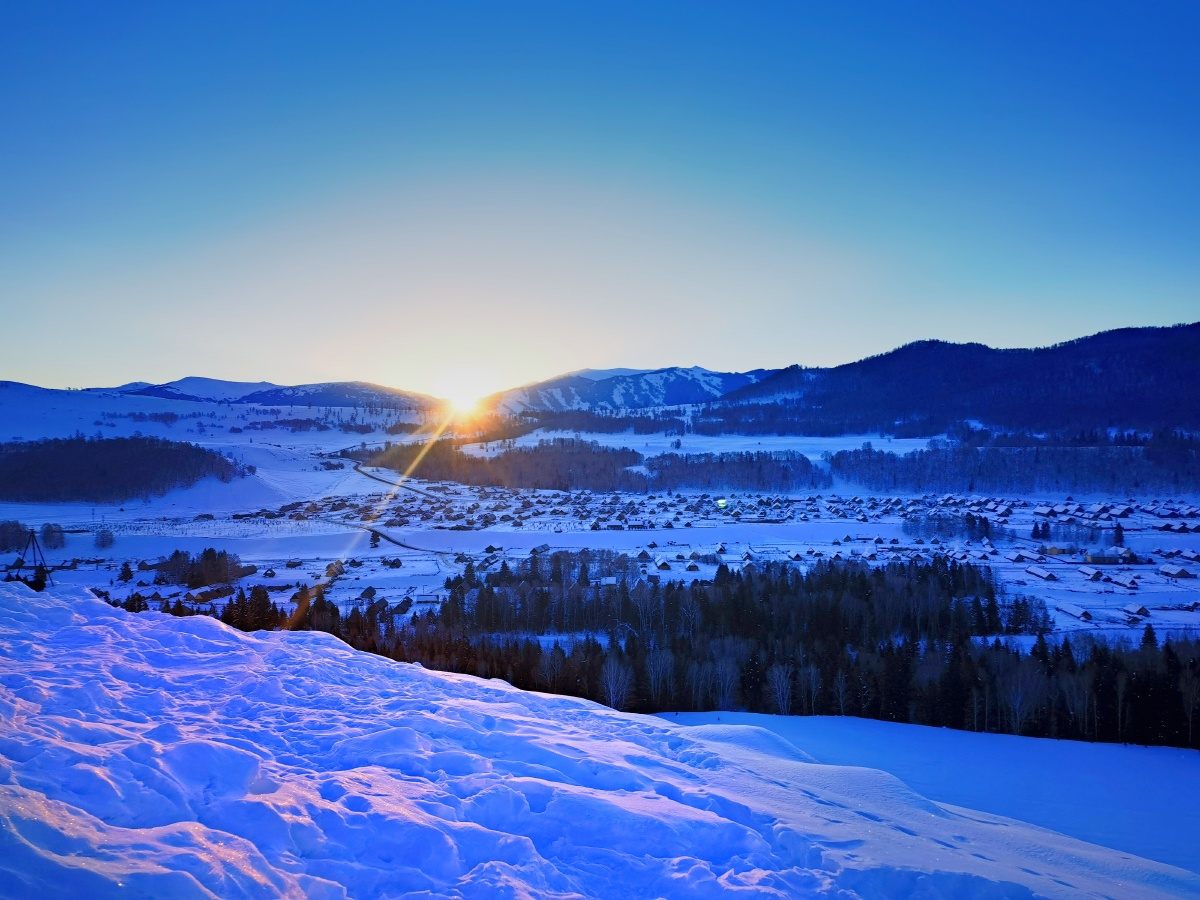 冰雪禾木乡村日出