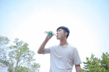 001