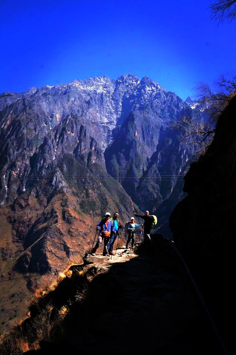 徒步虎跳峡 - 山鹰125 - 图虫