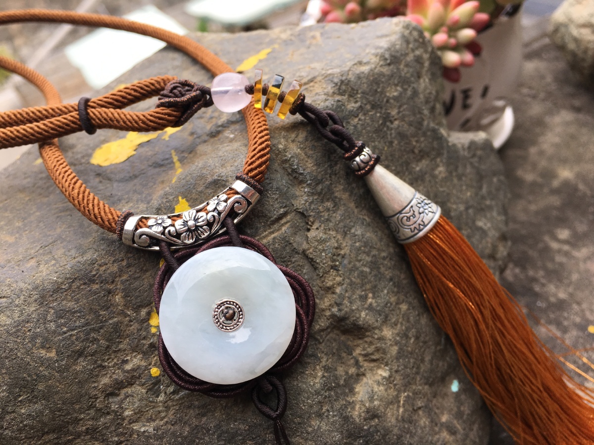 平安扣流苏线条颜色完美