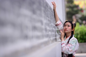 1646128